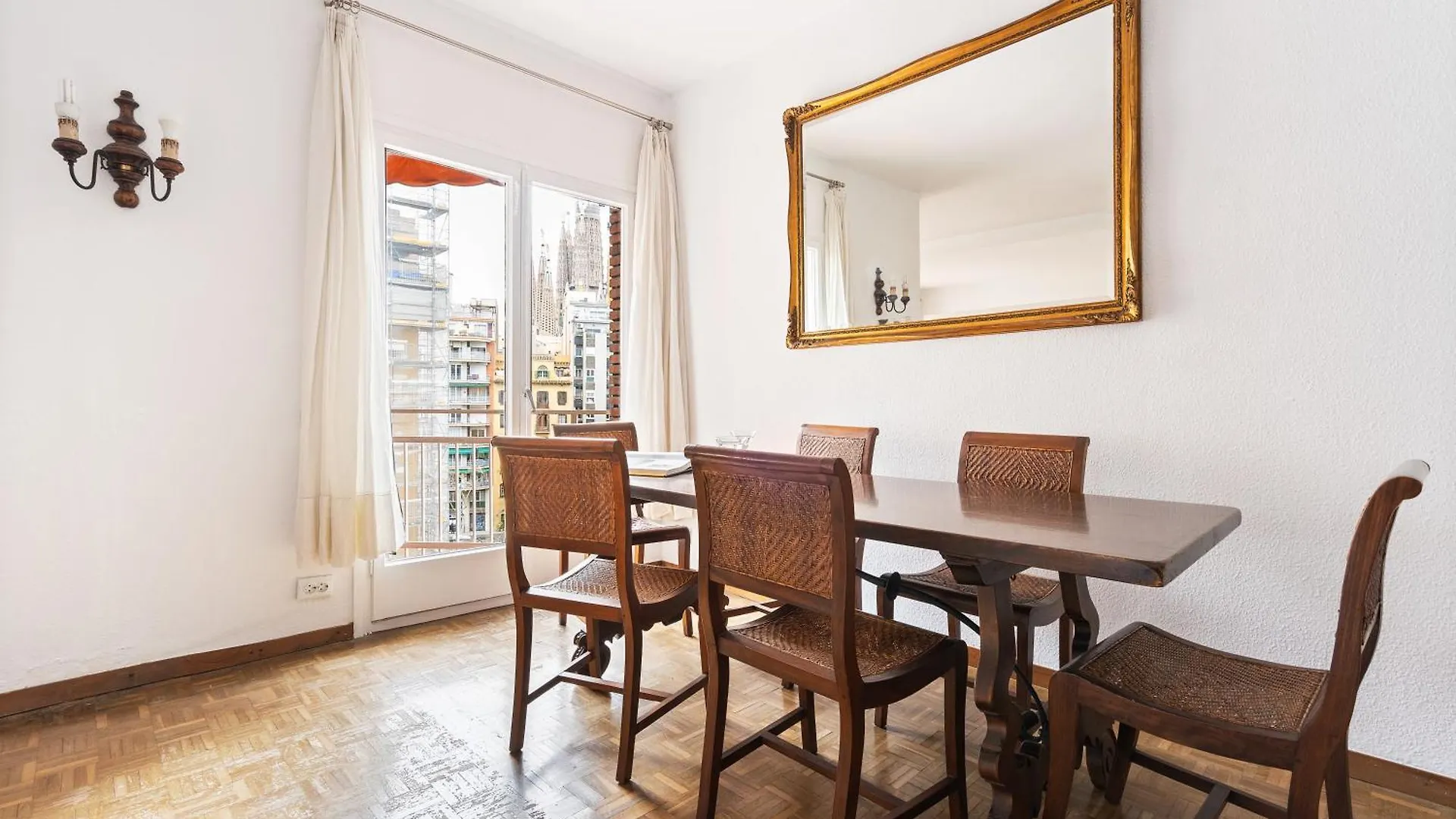 Appartamento Stunning 5Br Apt With Sagrada Familia Views Barcellona